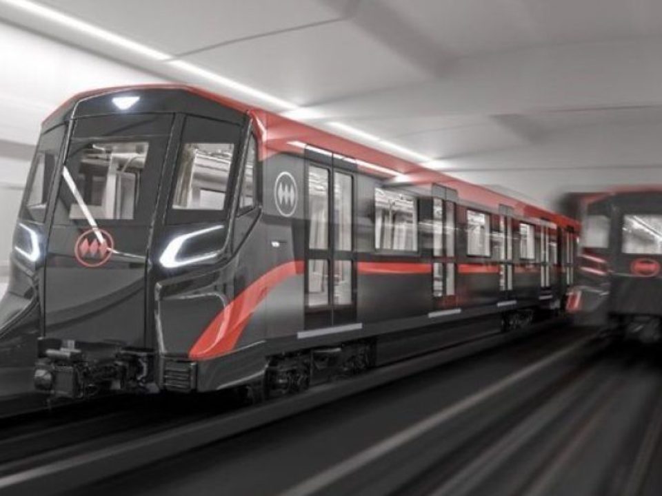 Trenes de la futura línea 7 del Metro de Santiago. El Metro de Santiago utiliza en sus redes un sistema de control automático de trenes basado en las comunicaciones (CBTC por la sigla en inglés de Communications Based Train Control).